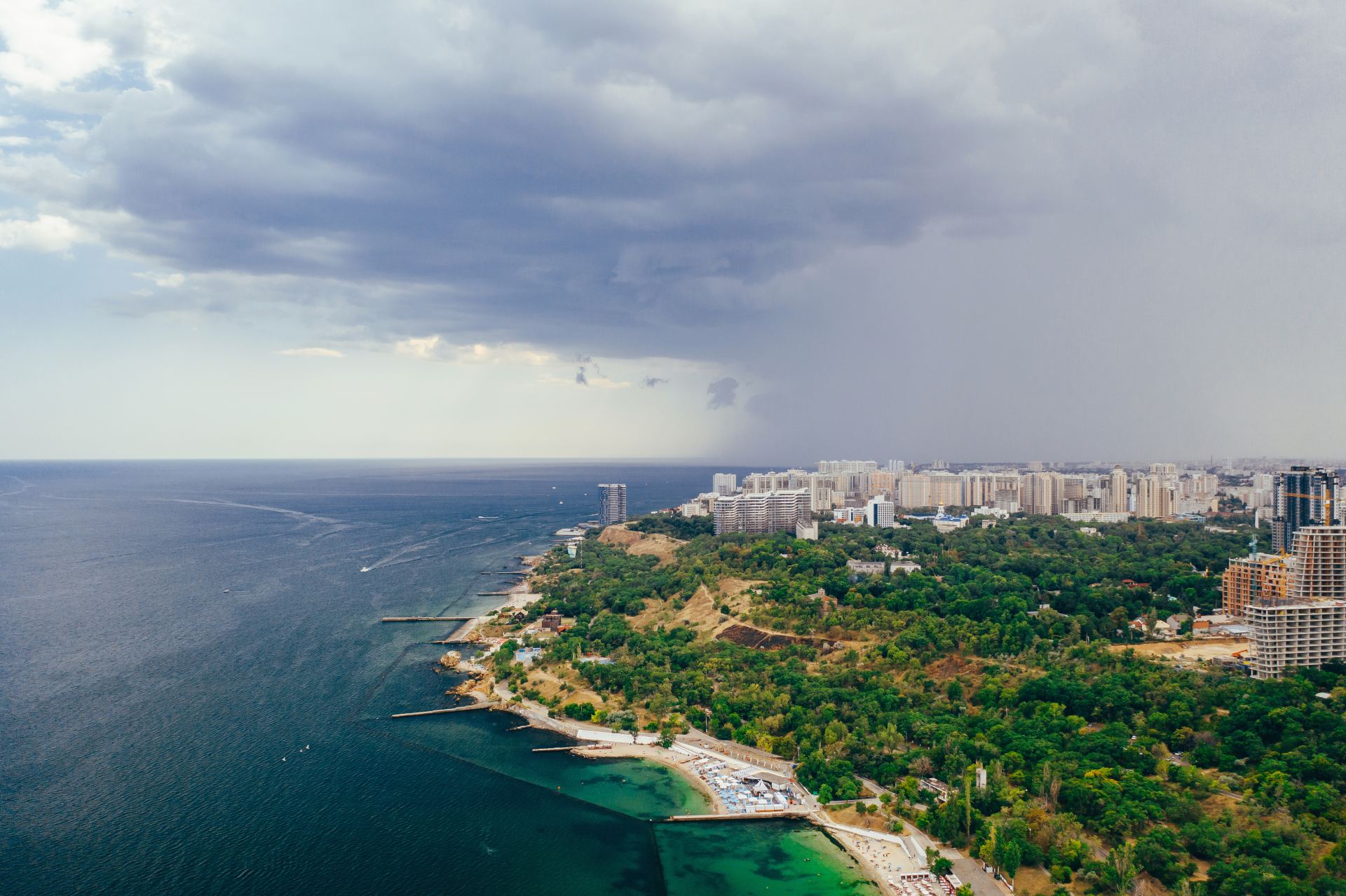 Reasons Juhu Remains One of Mumbai's Favourite Travel Destinations